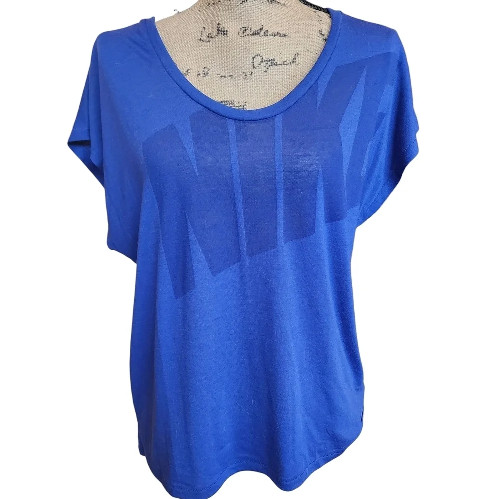 Nike Dri-Fit Blue Loose Fit Graphic Tee – Size M